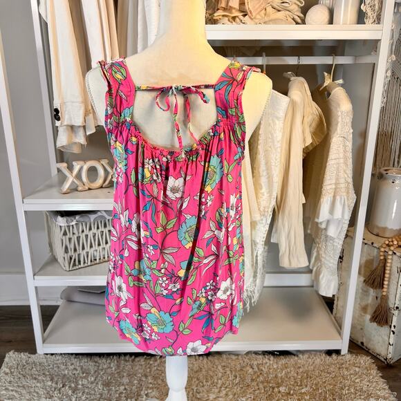 Staccato Women's Size M Flowy Floral Tie back floral top, flirty, romantic #3014 - Picture 3 of 7